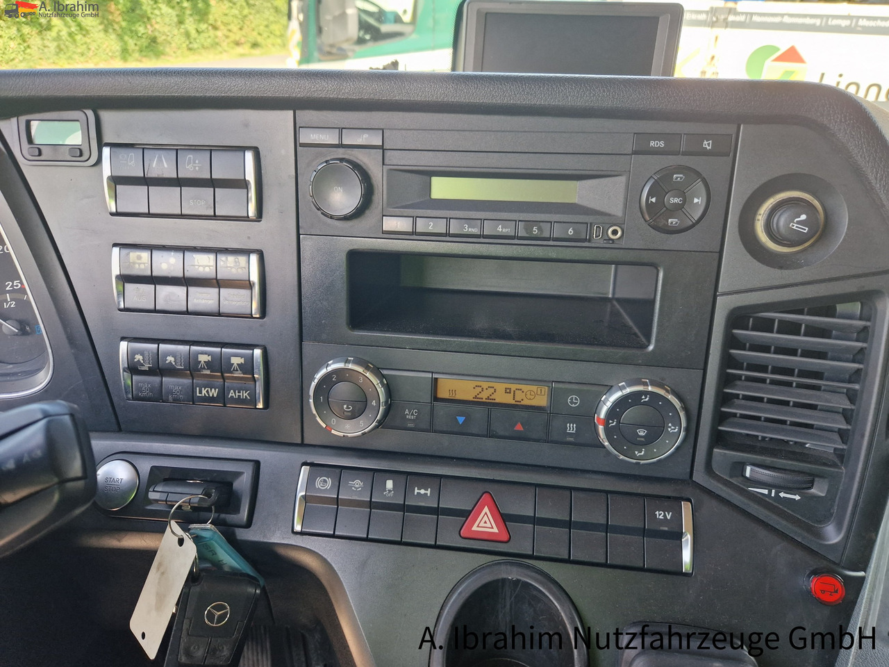 Mercedes-Benz 1845 Retarder, Klima, Navi Schneeketten, Euro 5 - Tractor unit: picture 3 Mercedes-Benz 1845 Retarder, Klima, Navi Schneeketten, Euro 5 - Tractor unit: picture 3