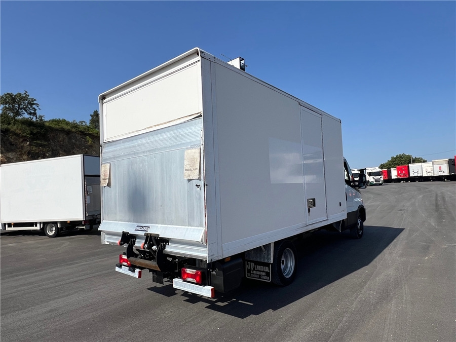 Iveco 35C16H - Box truck: picture 4 Iveco 35C16H - Box truck: picture 4