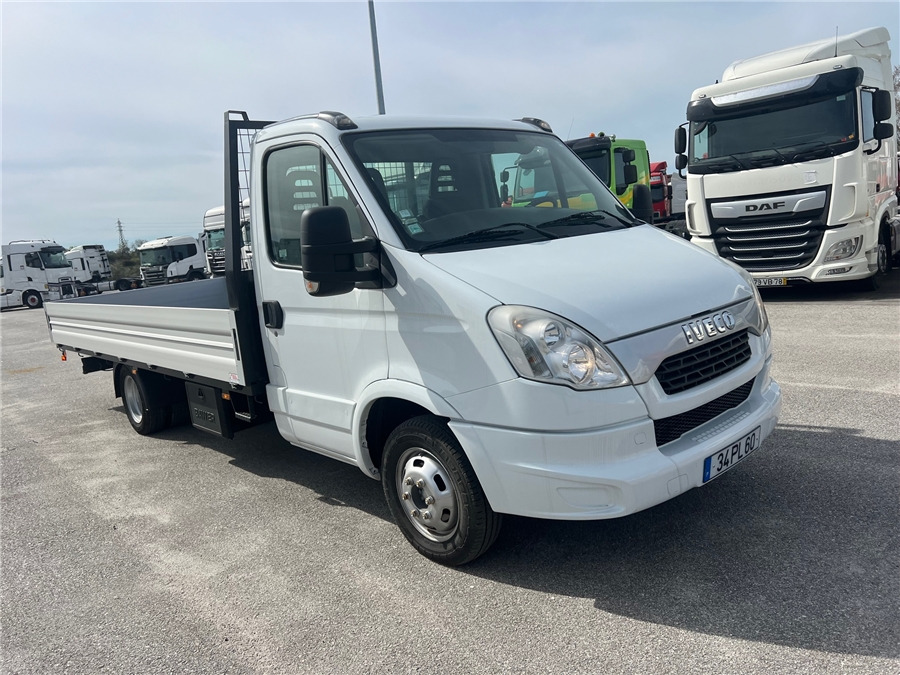 Iveco 35C17 - Flatbed van: picture 3 Iveco 35C17 - Flatbed van: picture 3