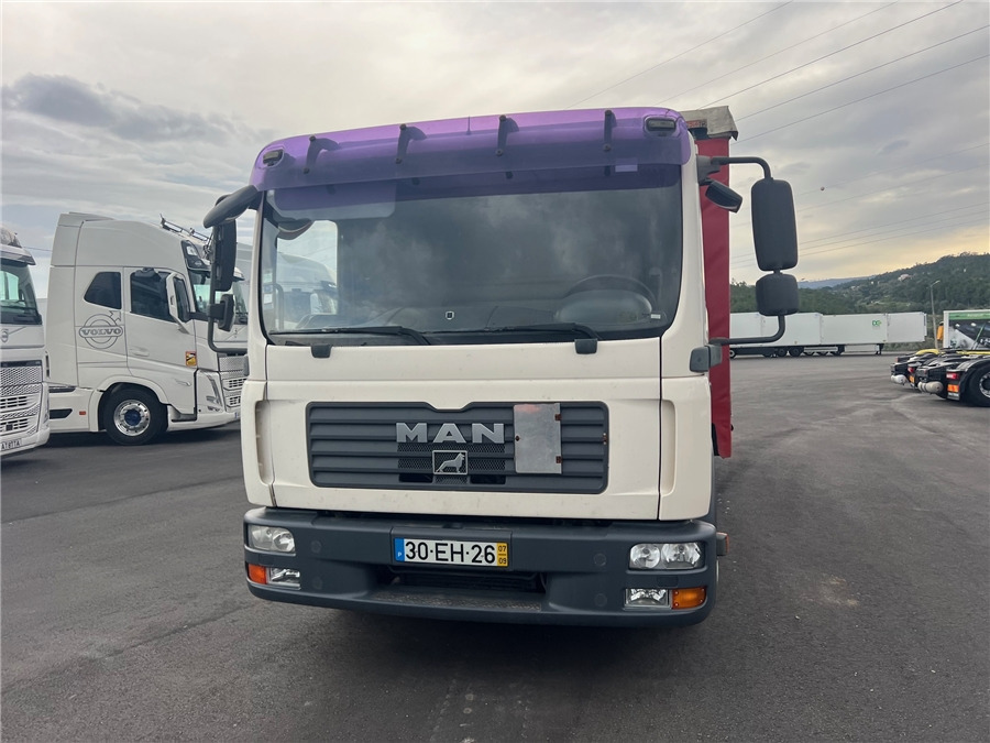 MAN TGL 12.210 - Curtainsider truck: picture 2 MAN TGL 12.210 - Curtainsider truck: picture 2