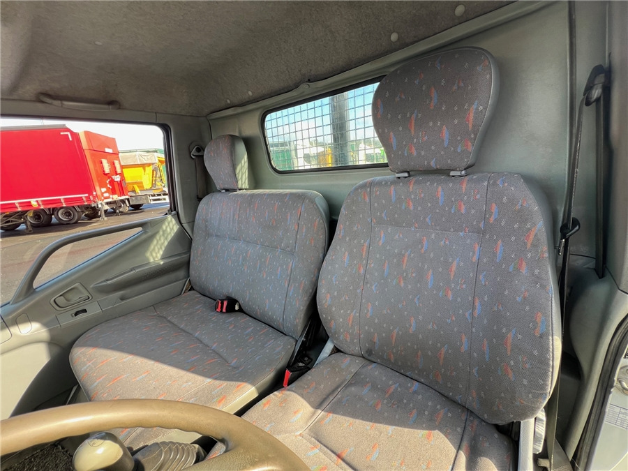 Flatbed van Mitsubishi: picture 12