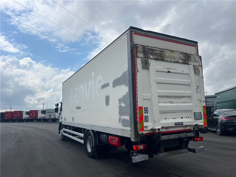 Renault D 19 - Box truck: picture 2 Renault D 19 - Box truck: picture 2