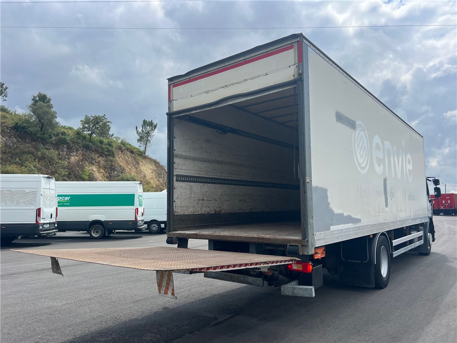 Renault D 19 - Box truck: picture 5 Renault D 19 - Box truck: picture 5