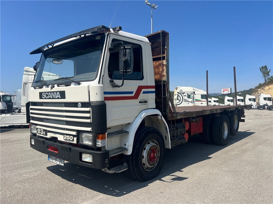 Scania 93h - Dropside/ Flatbed truck: picture 1 Scania 93h - Dropside/ Flatbed truck: picture 1