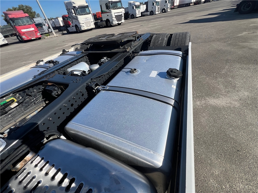 Tractor unit Iveco S-WAY 460: picture 9