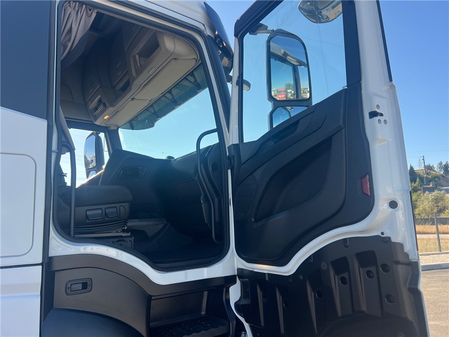 Tractor unit Iveco S-WAY 460: picture 14