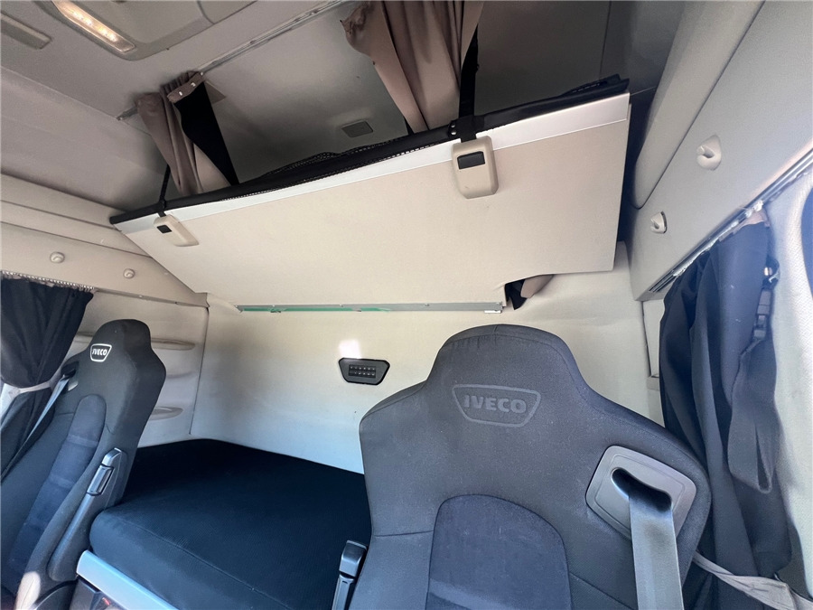 Tractor unit Iveco S-WAY 460: picture 18