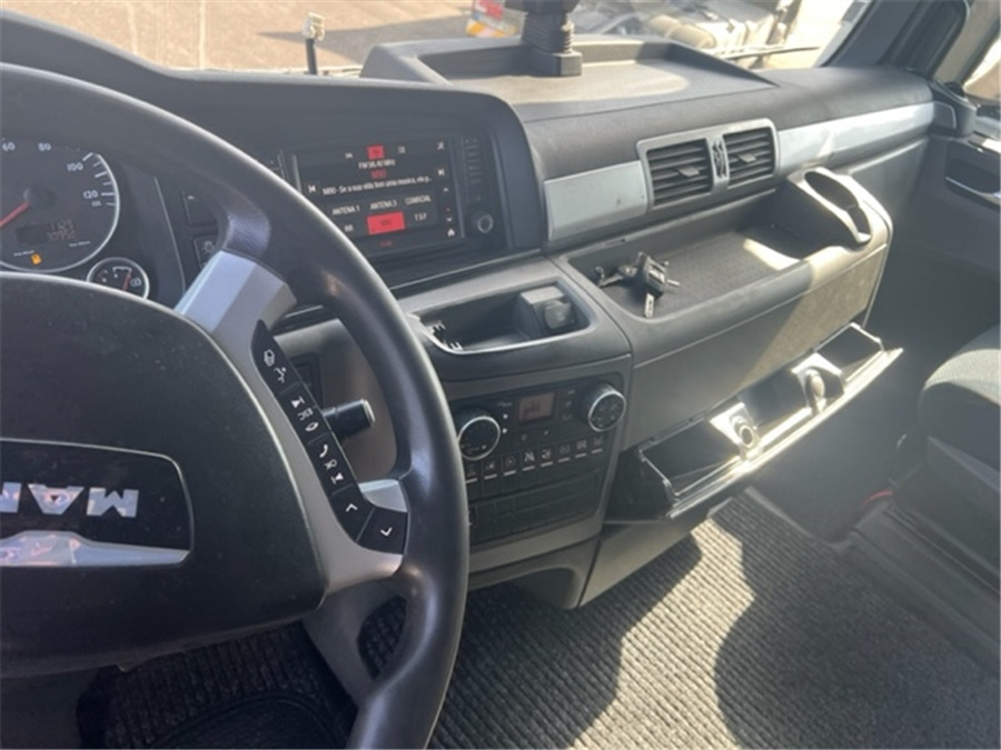 Tractor unit MAN TGX 18.480/RETARDER/: picture 11