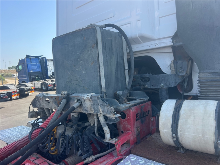 Tractor unit MERCEDES-BENZ ACTROS 2044 MP3 / STELL SUSPENCION: picture 8