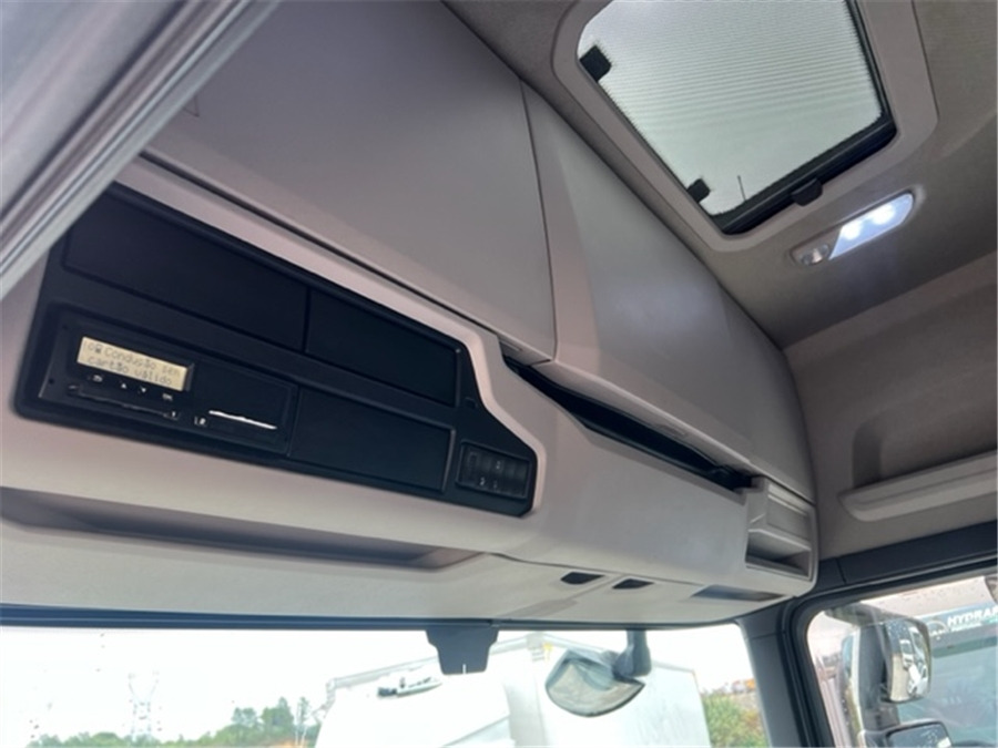 Tractor unit Scania R500: picture 6