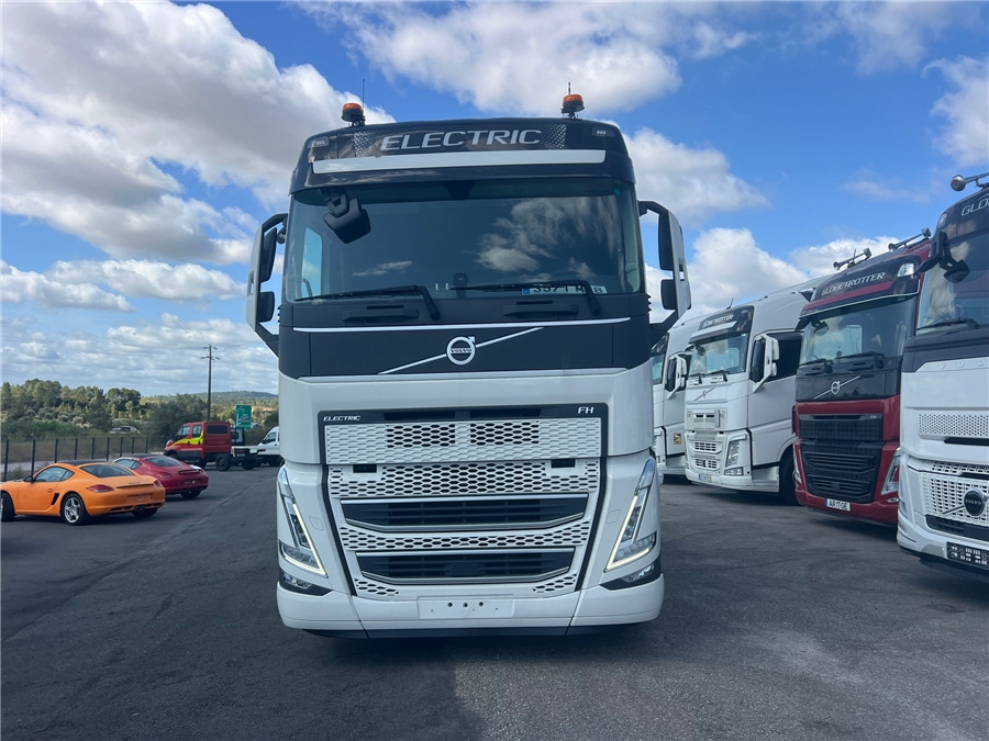 Volvo ELETRIC - BATERIA (BEV) - Tractor unit: picture 2 Volvo ELETRIC - BATERIA (BEV) - Tractor unit: picture 2