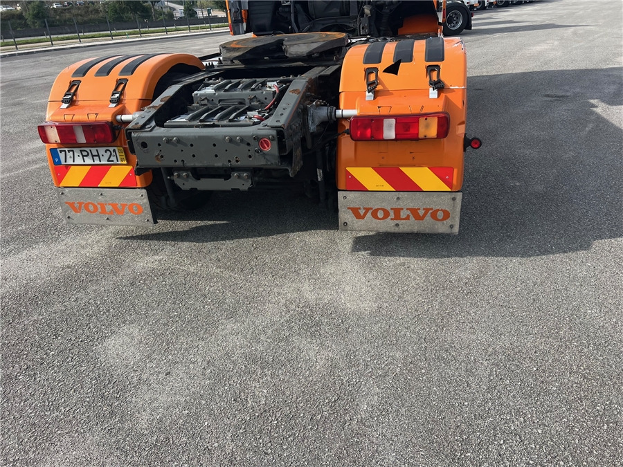Tractor unit Volvo FH 16: picture 9