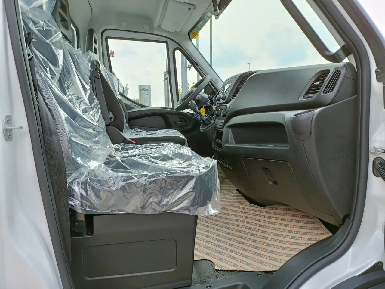 Tipper van IVECO DAILY 35C16 3000 cc KM 0: picture 15