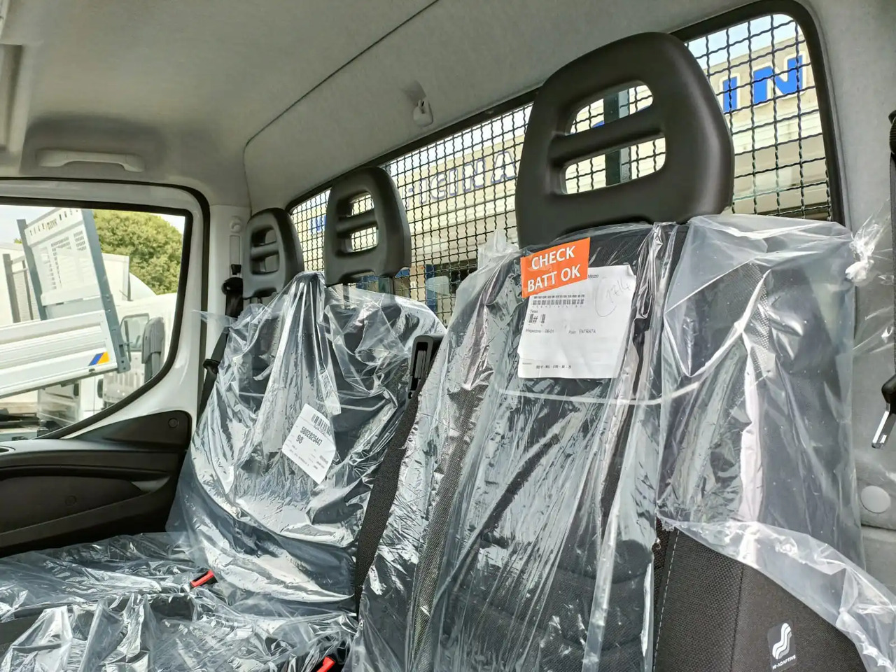 Tipper van IVECO DAILY 35C16 3000 cc KM 0: picture 12