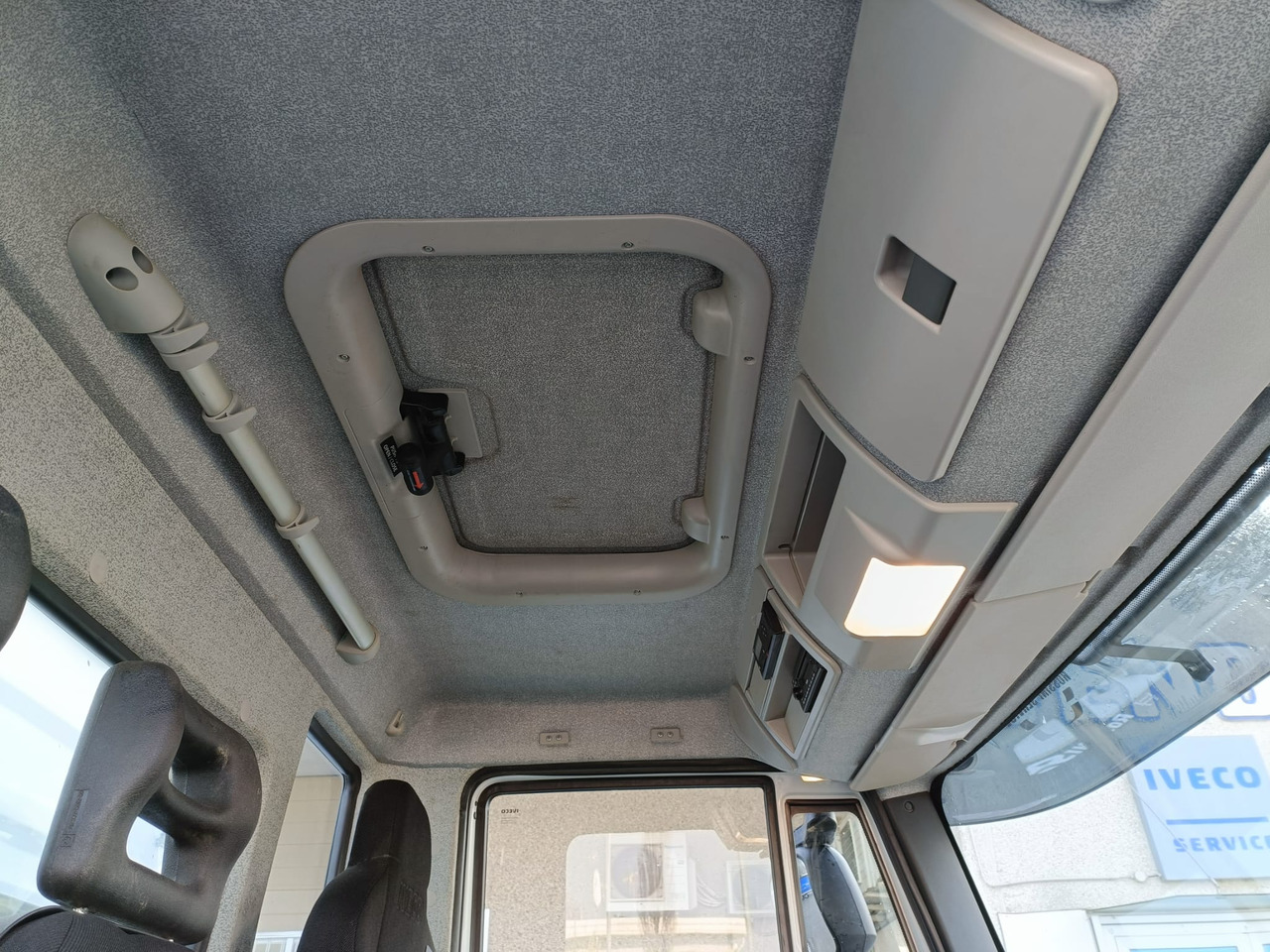 Cab chassis truck IVECO EUROCARGO 80E22K: picture 6