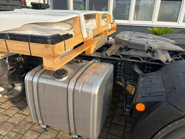Cab chassis truck IVECO STRALIS S-WAY AS440S50 T/P: picture 7