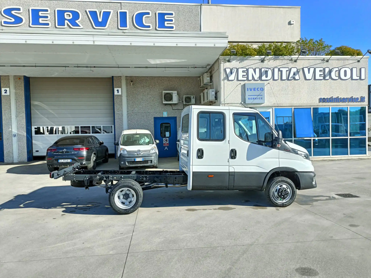 IVECO DAILY 35C16 DOPPIA CABINA 7 POSTI - Van: picture 4 IVECO DAILY 35C16 DOPPIA CABINA 7 POSTI - Van: picture 4
