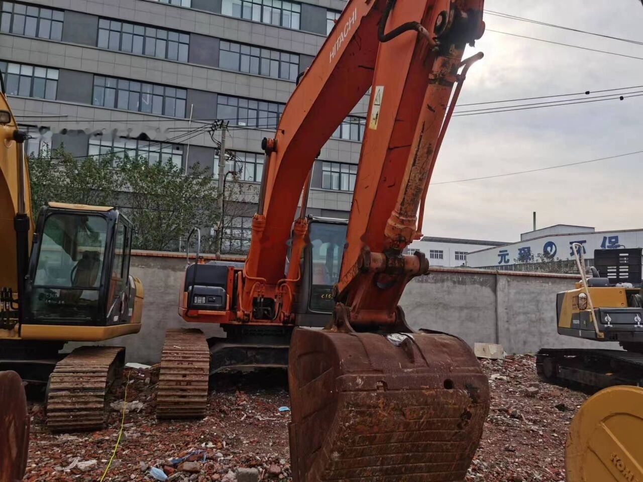 Hitachi ZX270 - Crawler excavator: picture 2 Hitachi ZX270 - Crawler excavator: picture 2