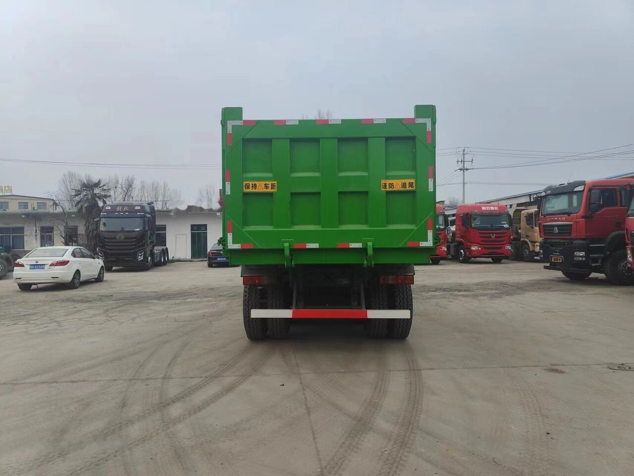 Howo G7W - Tipper: picture 3 Howo G7W - Tipper: picture 3