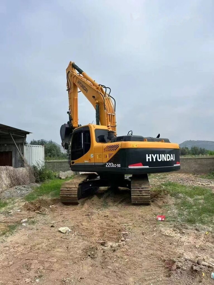 Hyundai 220LC-9 - Crawler excavator: picture 2 Hyundai 220LC-9 - Crawler excavator: picture 2