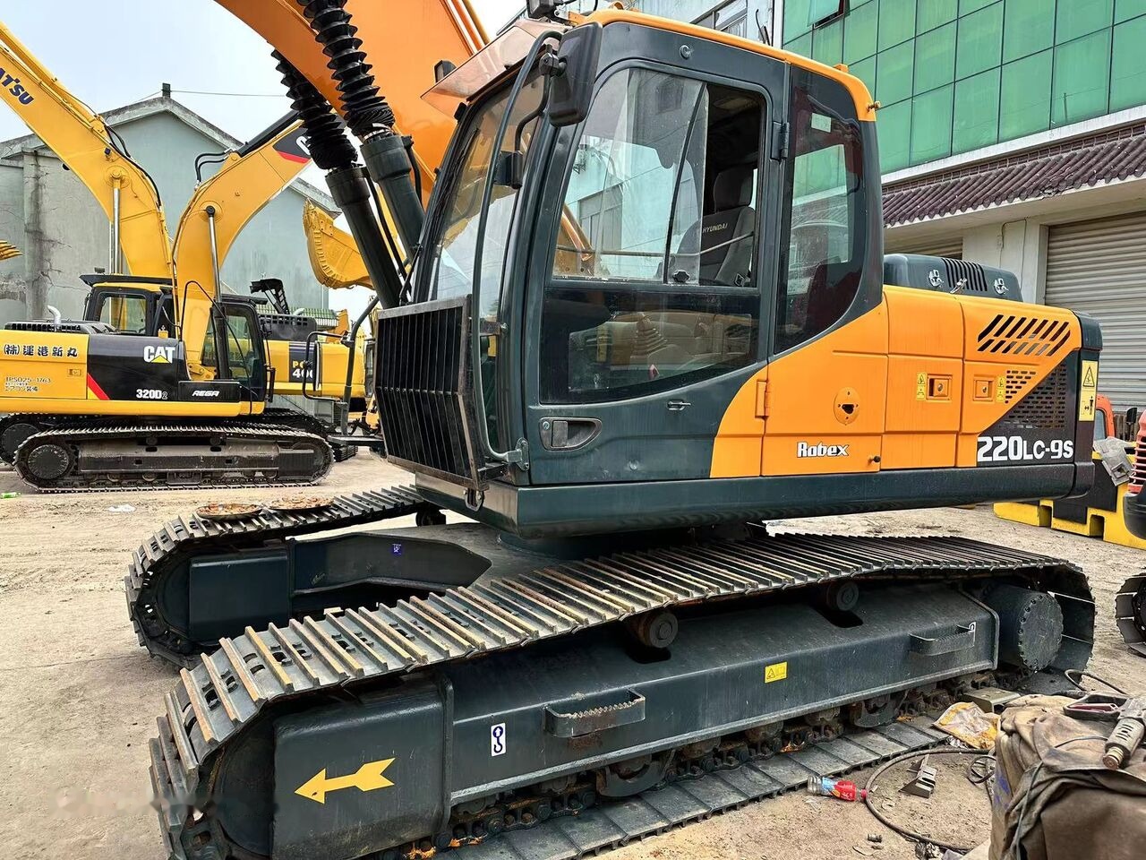 Crawler excavator Hyundai 220LC-9S: picture 8