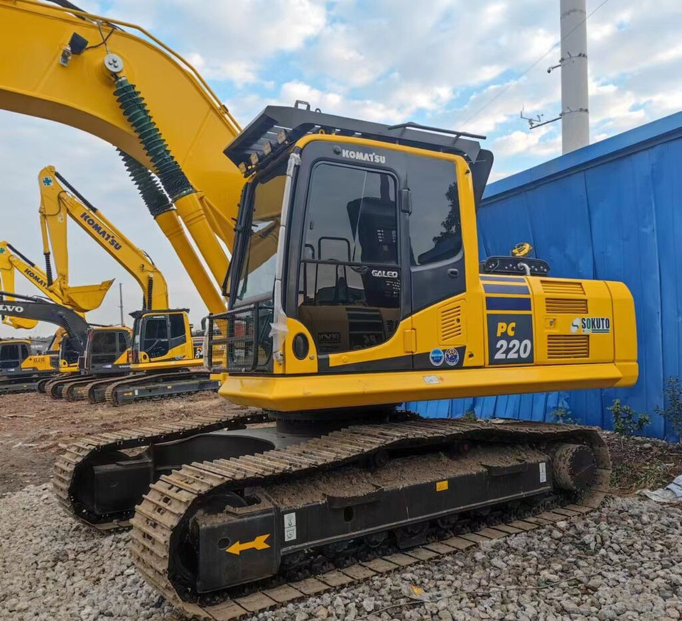 Komatsu PC220-8 - Crawler excavator: picture 3 Komatsu PC220-8 - Crawler excavator: picture 3