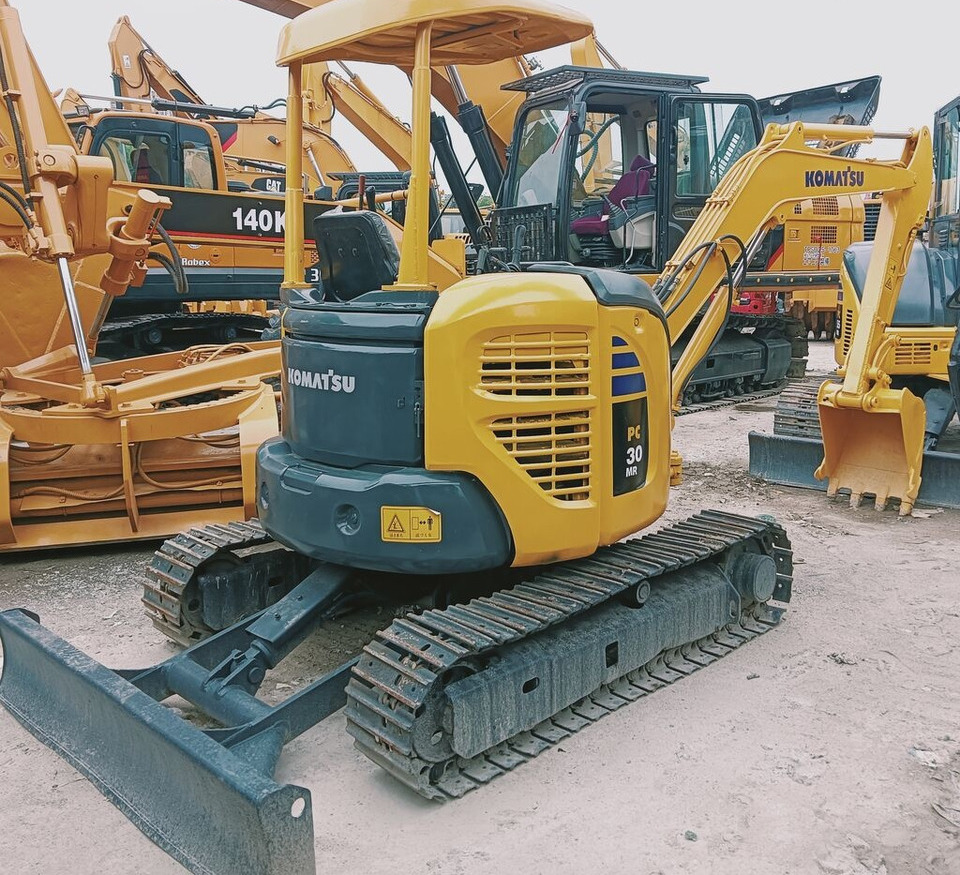 Komatsu PC30MR - Mini excavator: picture 3 Komatsu PC30MR - Mini excavator: picture 3