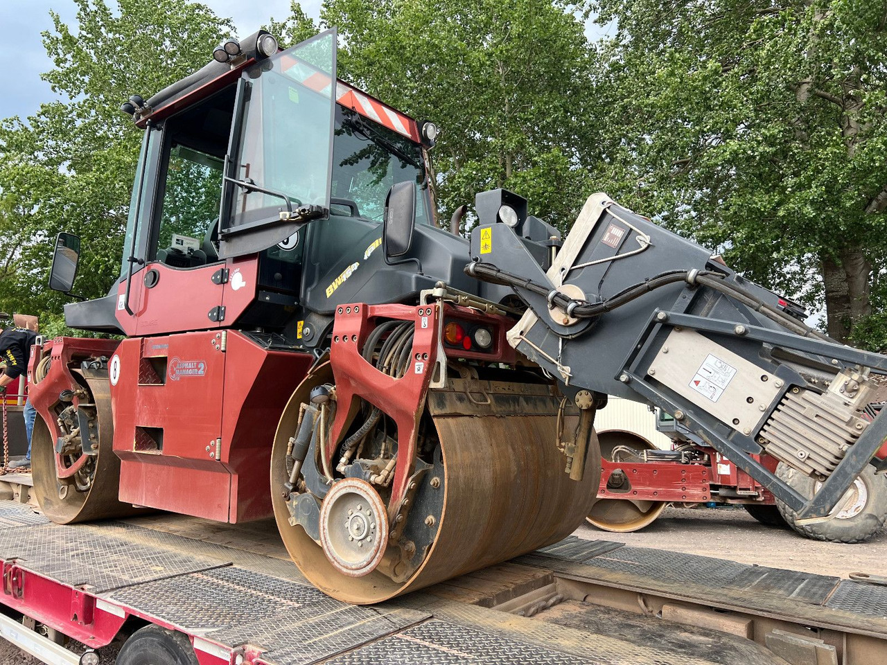 BOMAG BW 154 AP-4 AM mit Splitstreuer - Road roller: picture 1 BOMAG BW 154 AP-4 AM mit Splitstreuer - Road roller: picture 1