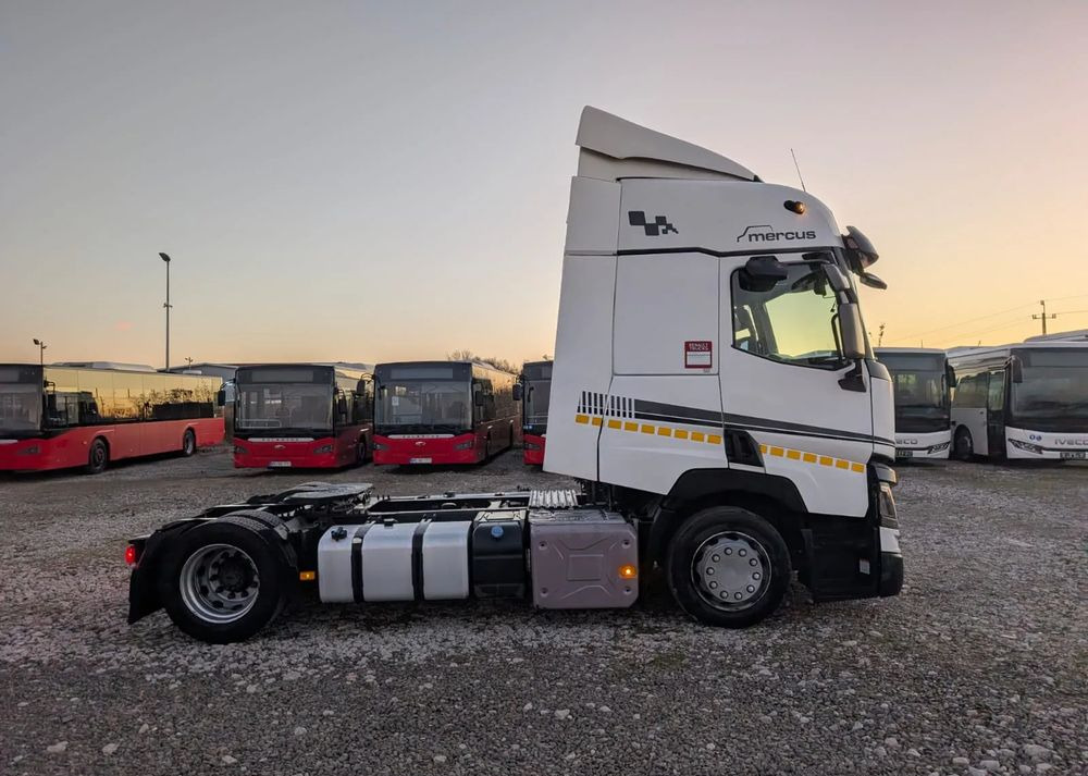 Renault T440 - Tractor unit: picture 3 Renault T440 - Tractor unit: picture 3