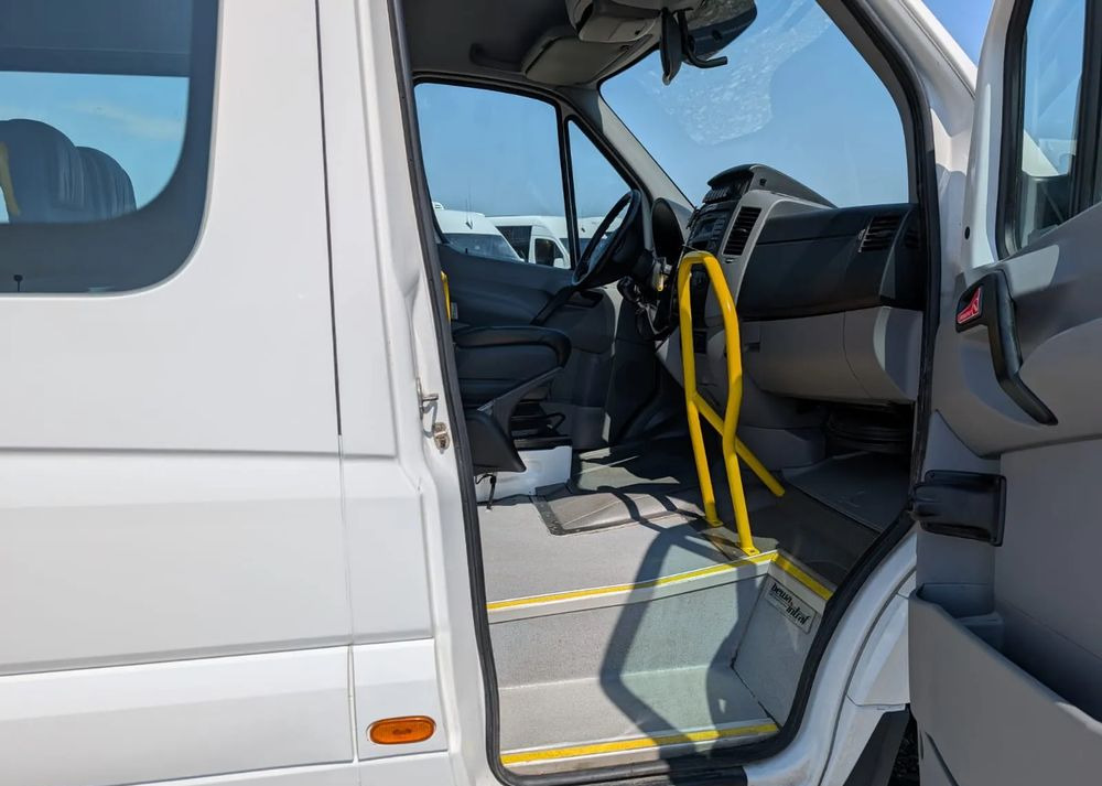 Minibus, Passenger van Volkswagen Crafter: picture 13