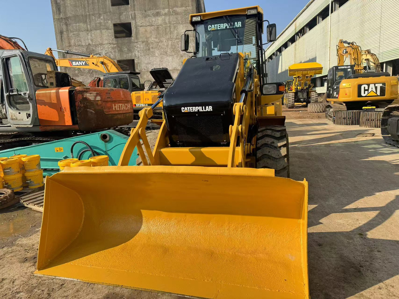 CAT 420F - Backhoe loader: picture 1 CAT 420F - Backhoe loader: picture 1