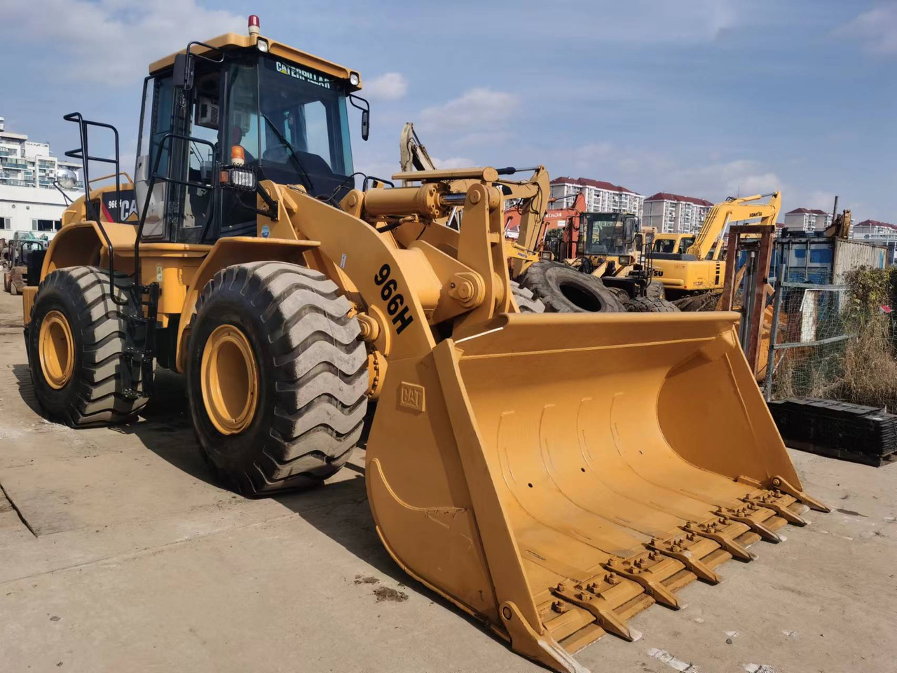 CAT 966H - Wheel loader: picture 1 CAT 966H - Wheel loader: picture 1