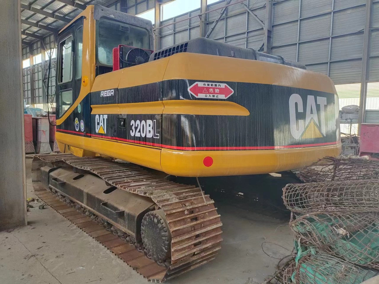 CATERPILLAR 320BL - Crawler excavator: picture 1 CATERPILLAR 320BL - Crawler excavator: picture 1