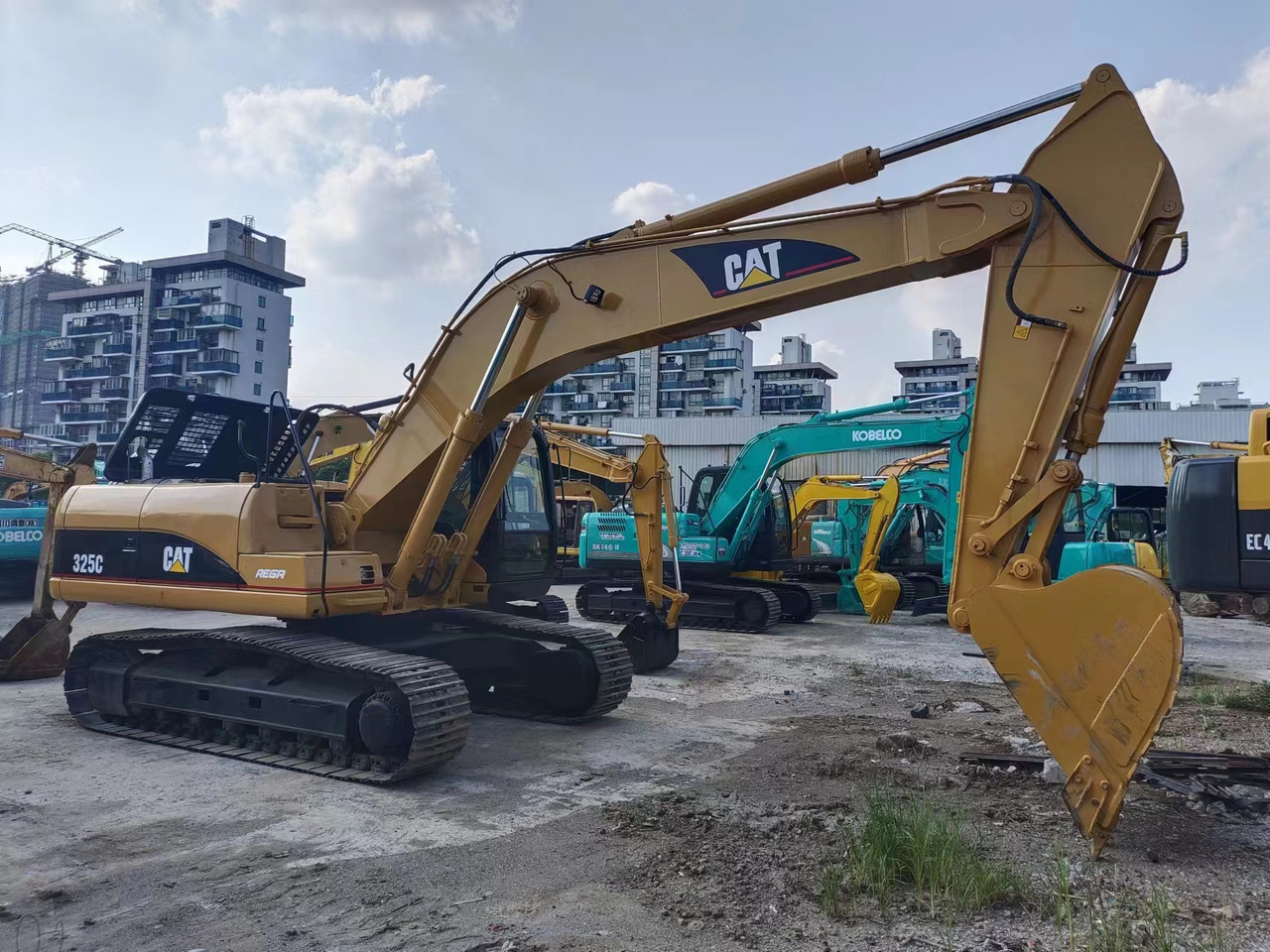 CATERPILLAR 325C - Crawler excavator: picture 1 CATERPILLAR 325C - Crawler excavator: picture 1