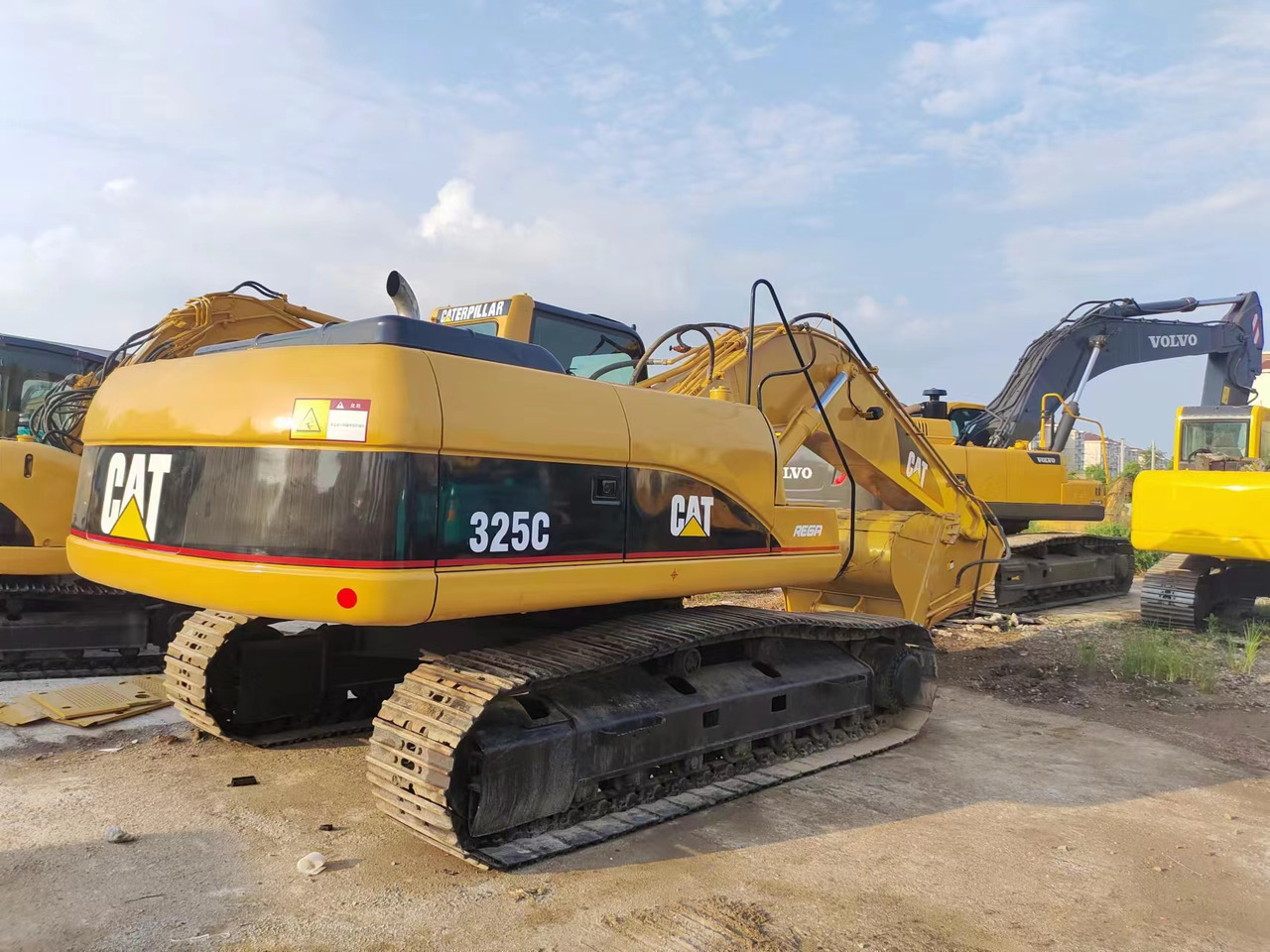 CATERPILLAR 325C - Crawler excavator: picture 2 CATERPILLAR 325C - Crawler excavator: picture 2
