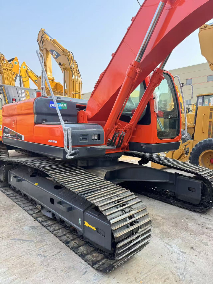 DOOSAN DX225 - Crawler excavator: picture 2 DOOSAN DX225 - Crawler excavator: picture 2