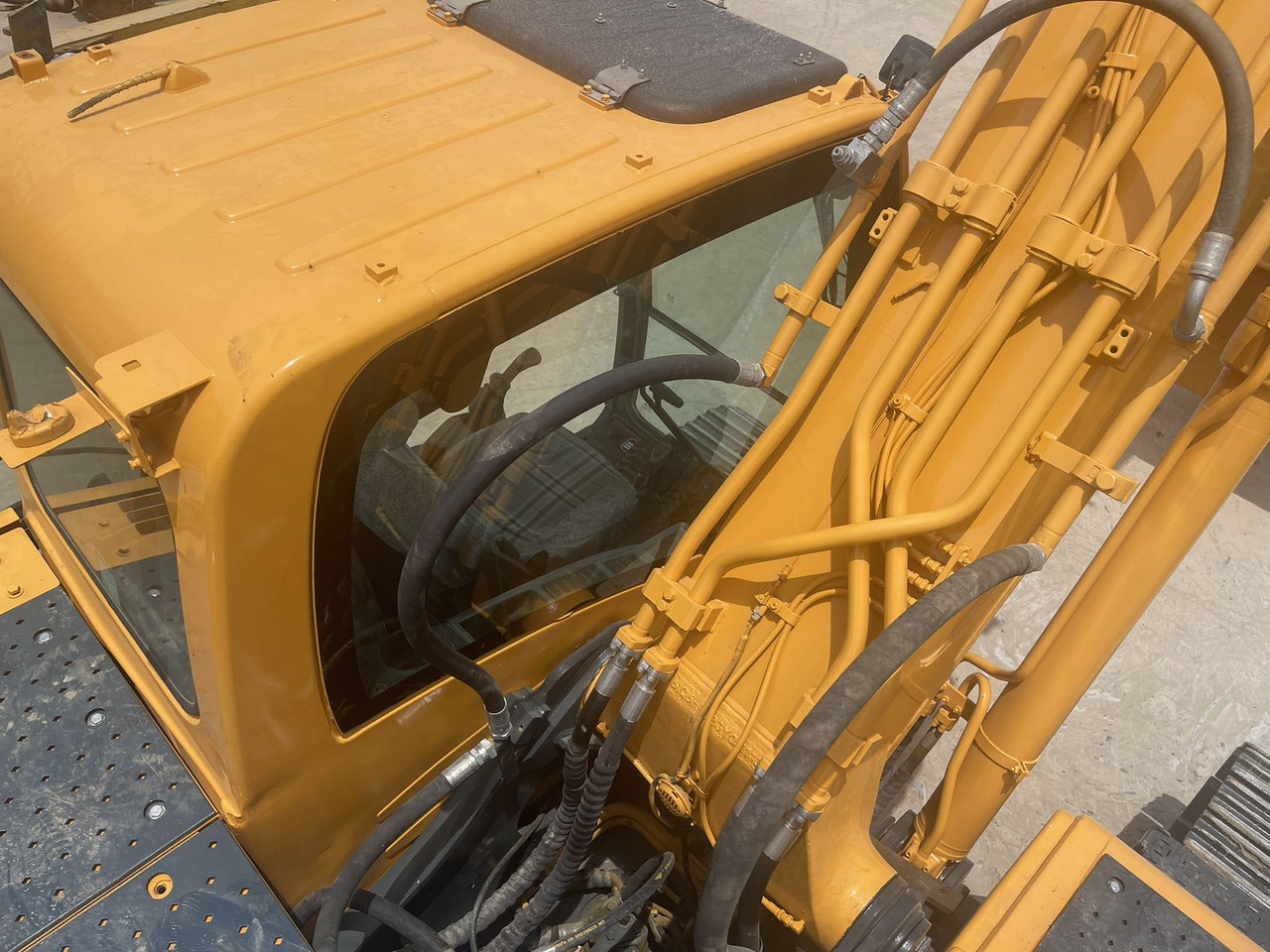 HYUNDAI 220LC-9S - Crawler excavator: picture 5 HYUNDAI 220LC-9S - Crawler excavator: picture 5