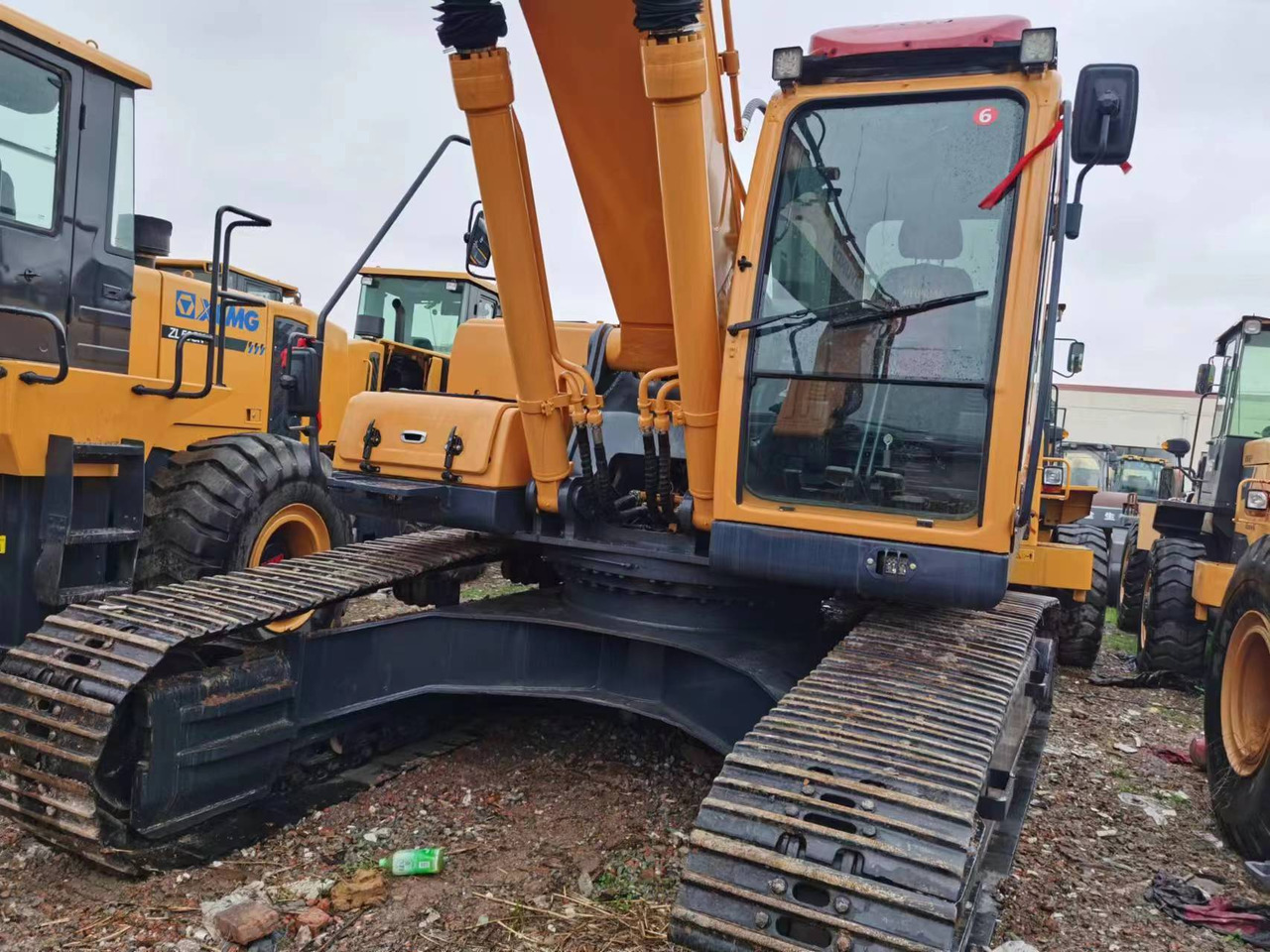 HYUNDAI 305LC-9T 220LC-9S - Crawler excavator: picture 2 HYUNDAI 305LC-9T 220LC-9S - Crawler excavator: picture 2