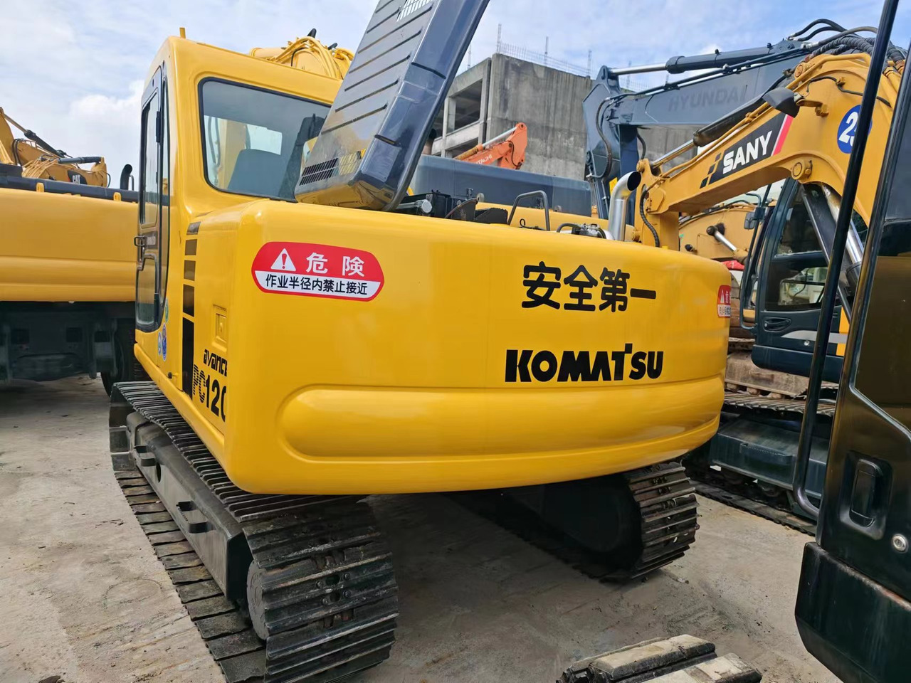 Crawler excavator KOMATSU PC120-6: picture 8