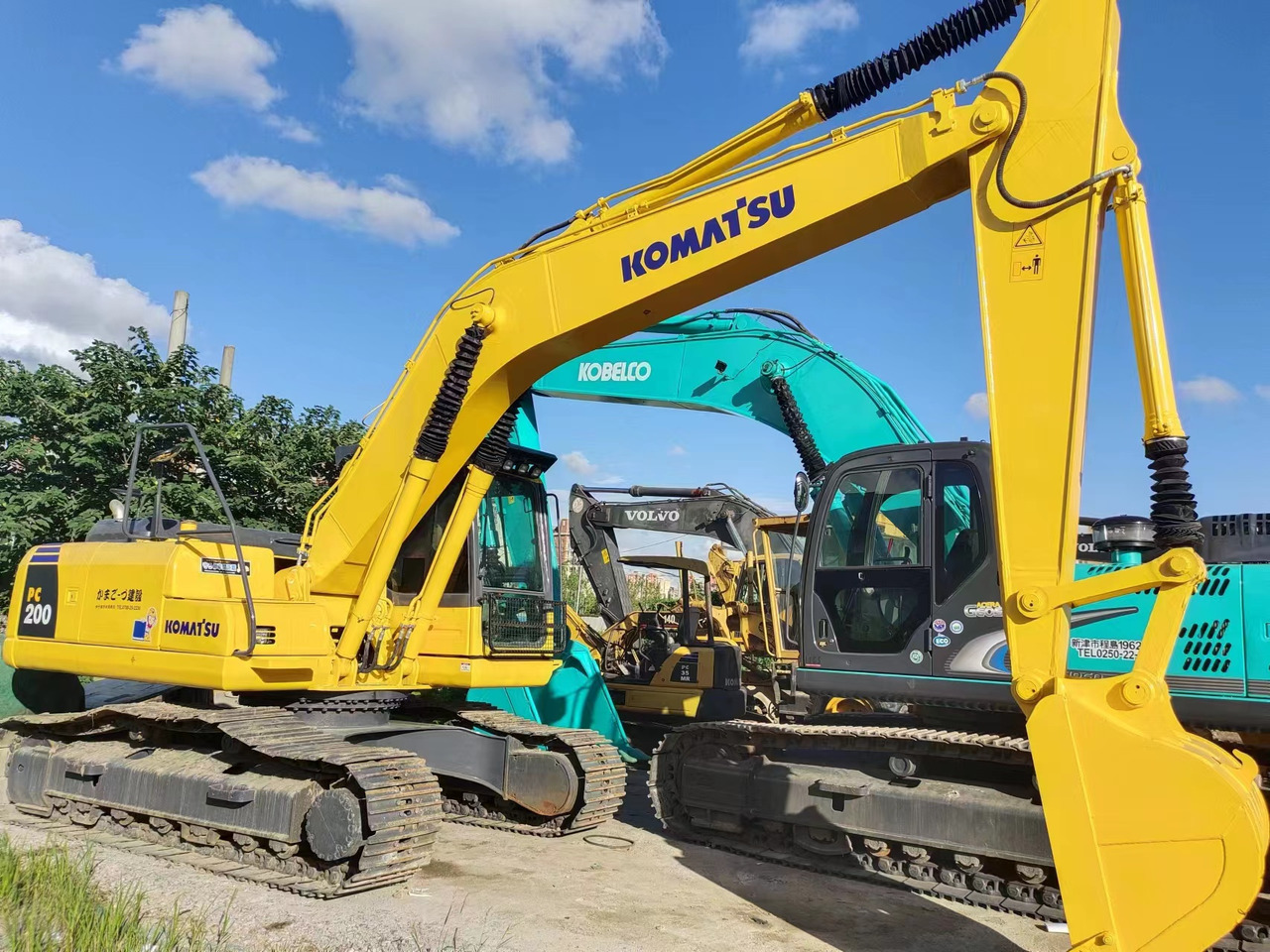 KOMATSU PC200-8 - Crawler excavator: picture 2 KOMATSU PC200-8 - Crawler excavator: picture 2