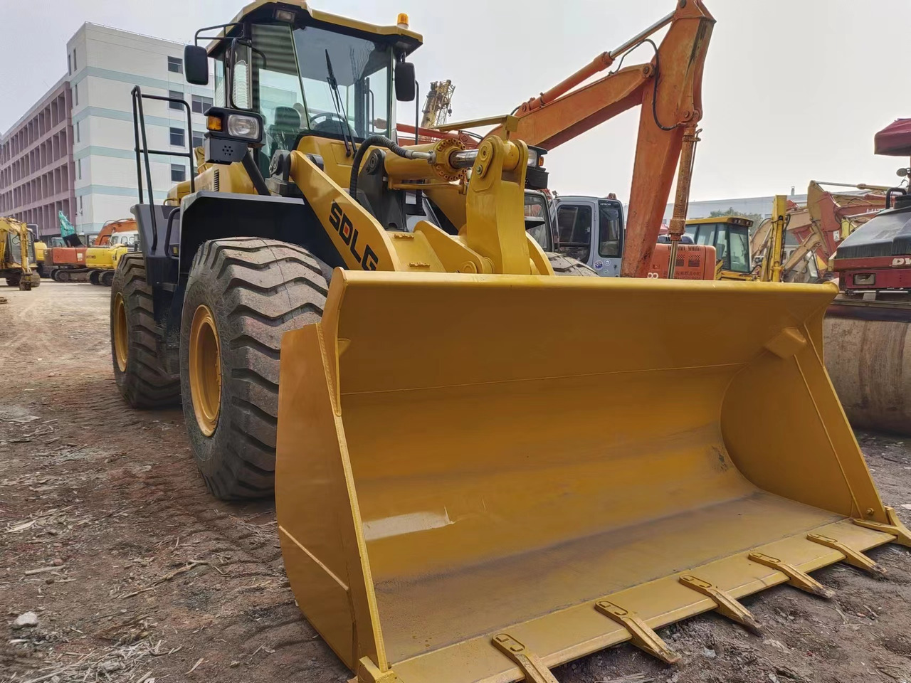 Wheel loader SDLG LG956L with CAT engine: picture 8
