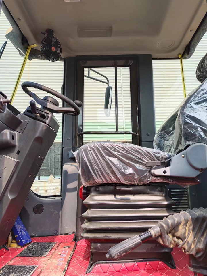 Wheel loader SDLG LG956L with CAT engine: picture 6