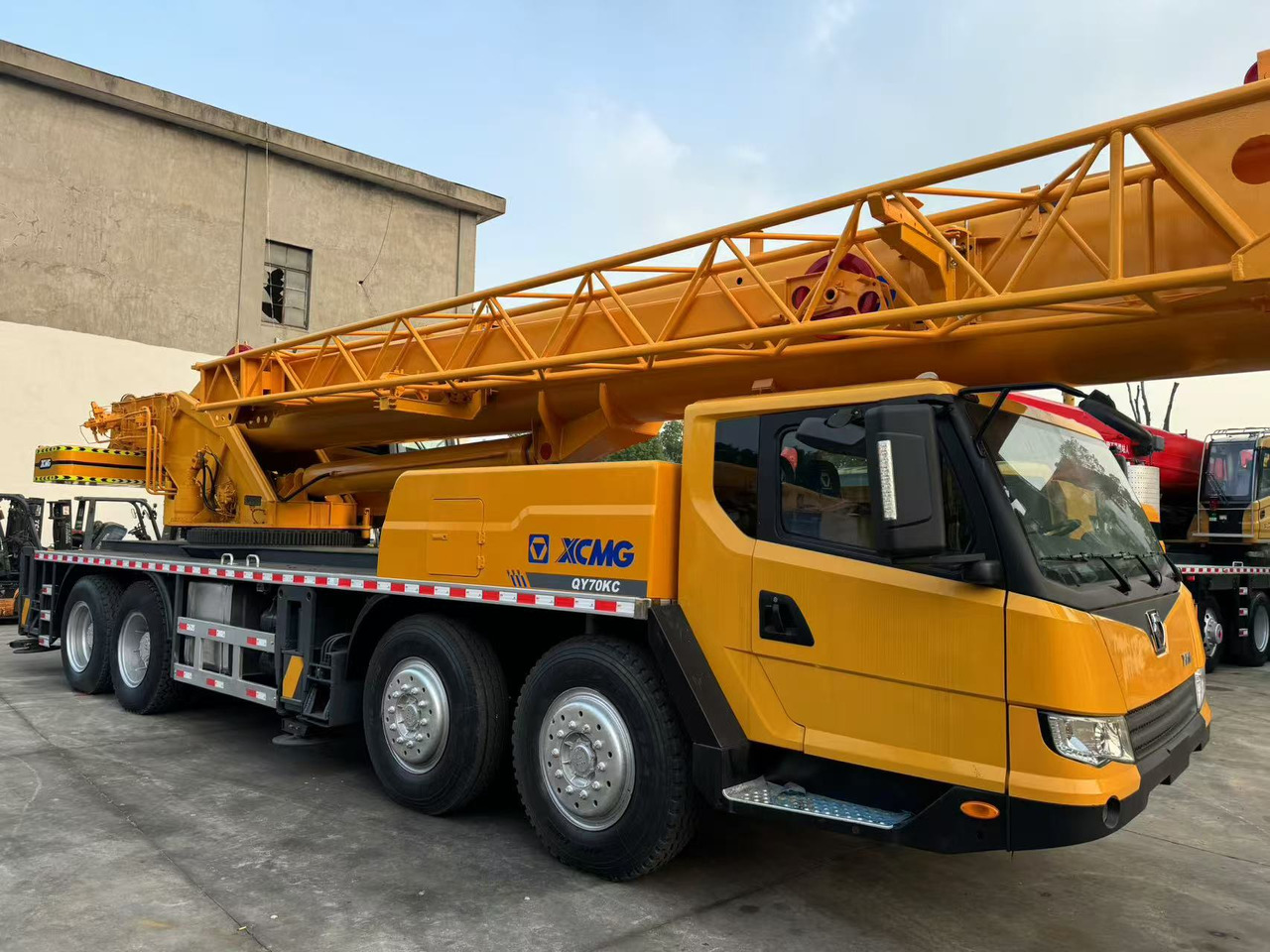 Mobile crane XCMG QY70K: picture 7