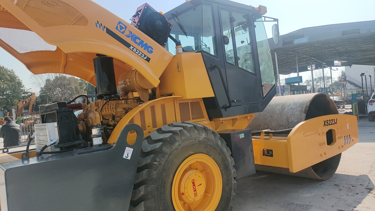XCMG XS223J - Road roller: picture 2 XCMG XS223J - Road roller: picture 2