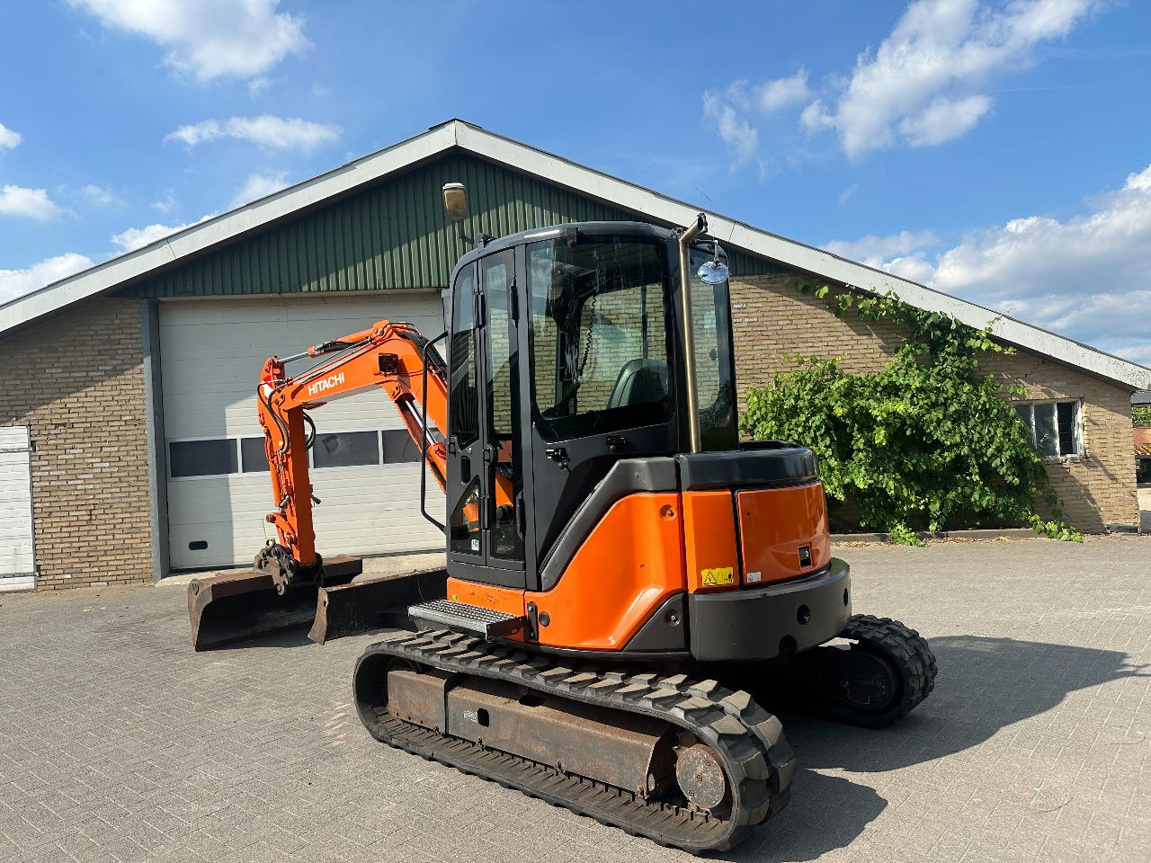 Hitachi ZX50U-2 CLR - Mini excavator: picture 4 Hitachi ZX50U-2 CLR - Mini excavator: picture 4