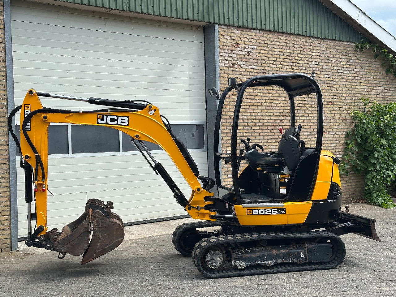 JCB 8026 - Mini excavator: picture 2 JCB 8026 - Mini excavator: picture 2