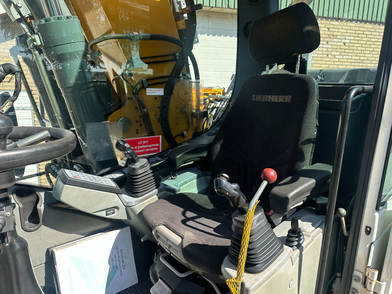 Wheel excavator Liebherr A916: picture 8