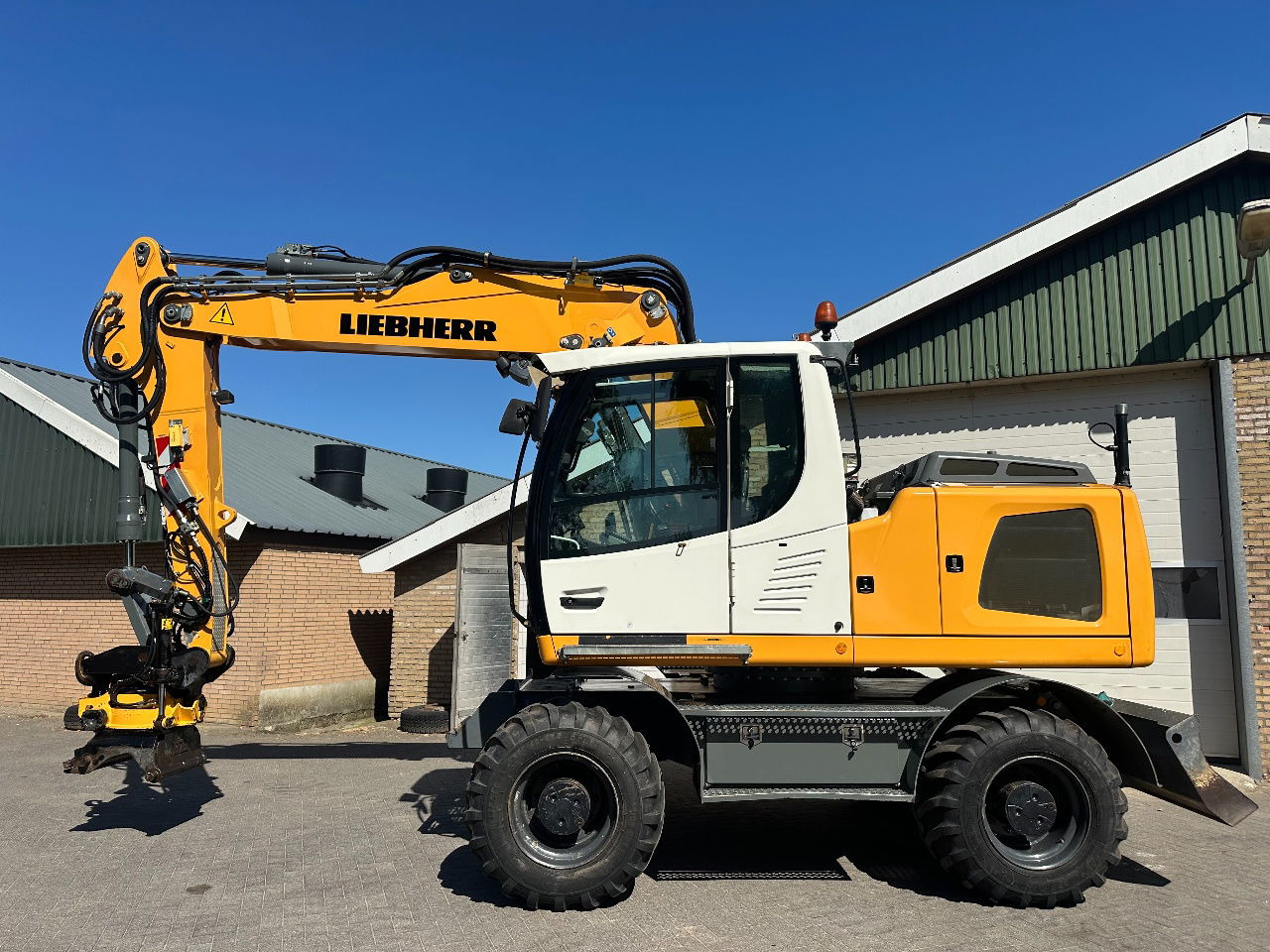 Liebherr A916 - Wheel excavator: picture 1 Liebherr A916 - Wheel excavator: picture 1