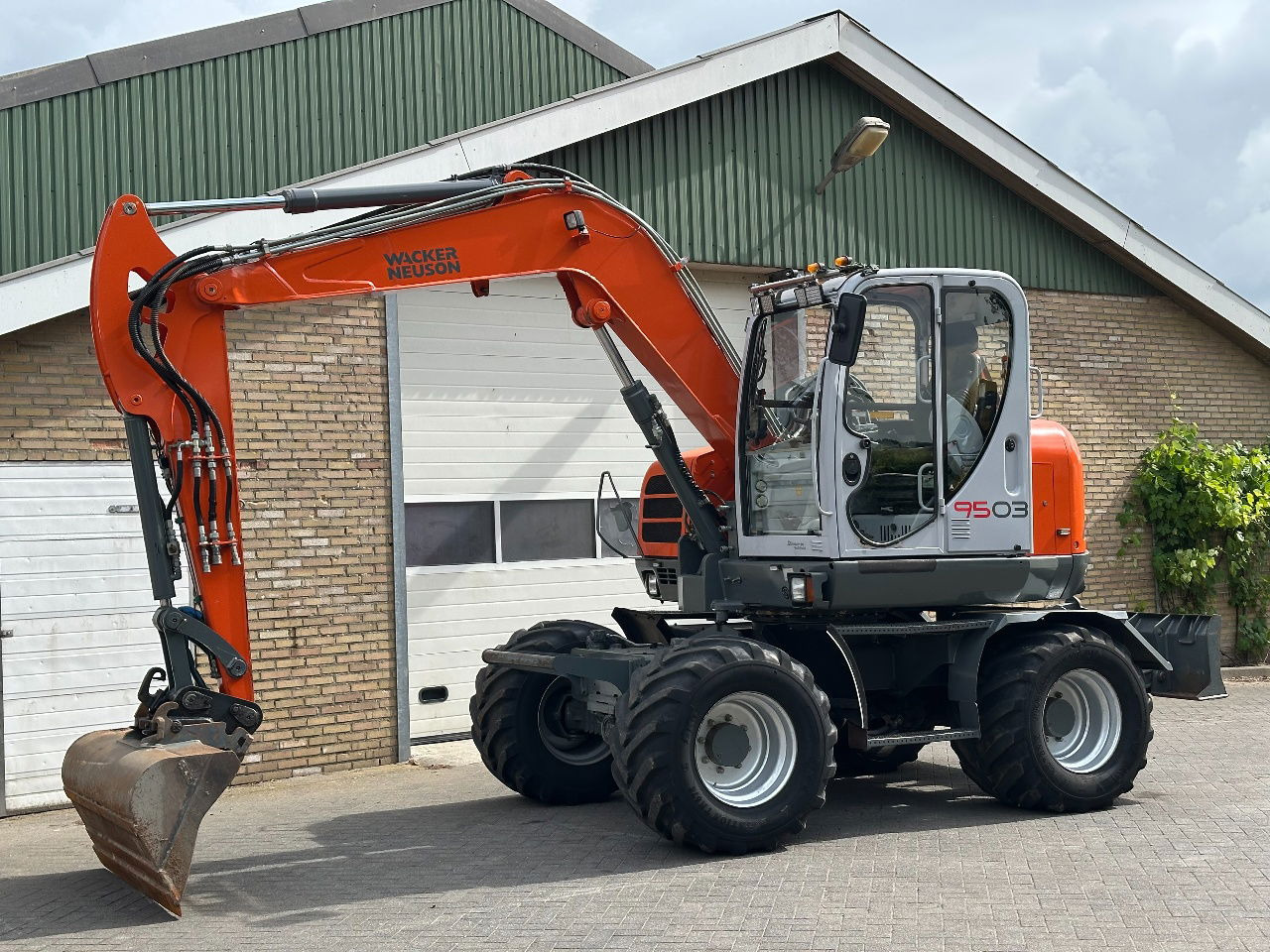 Neuson 9503 - Wheel excavator: picture 1 Neuson 9503 - Wheel excavator: picture 1