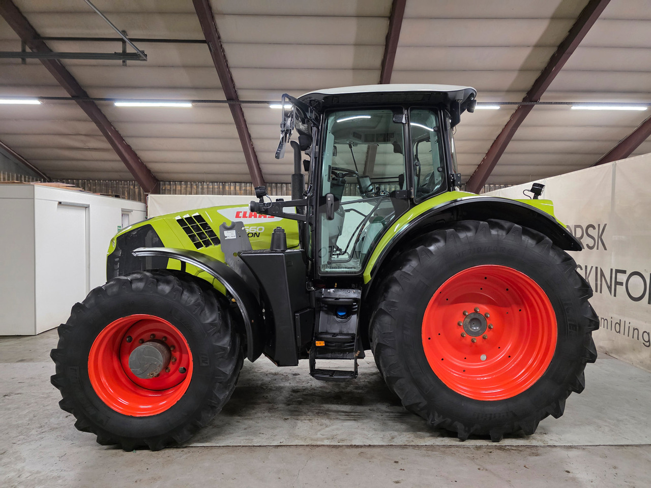 CLAAS Arion 660 C-Matic - Farm tractor: picture 2 CLAAS Arion 660 C-Matic - Farm tractor: picture 2